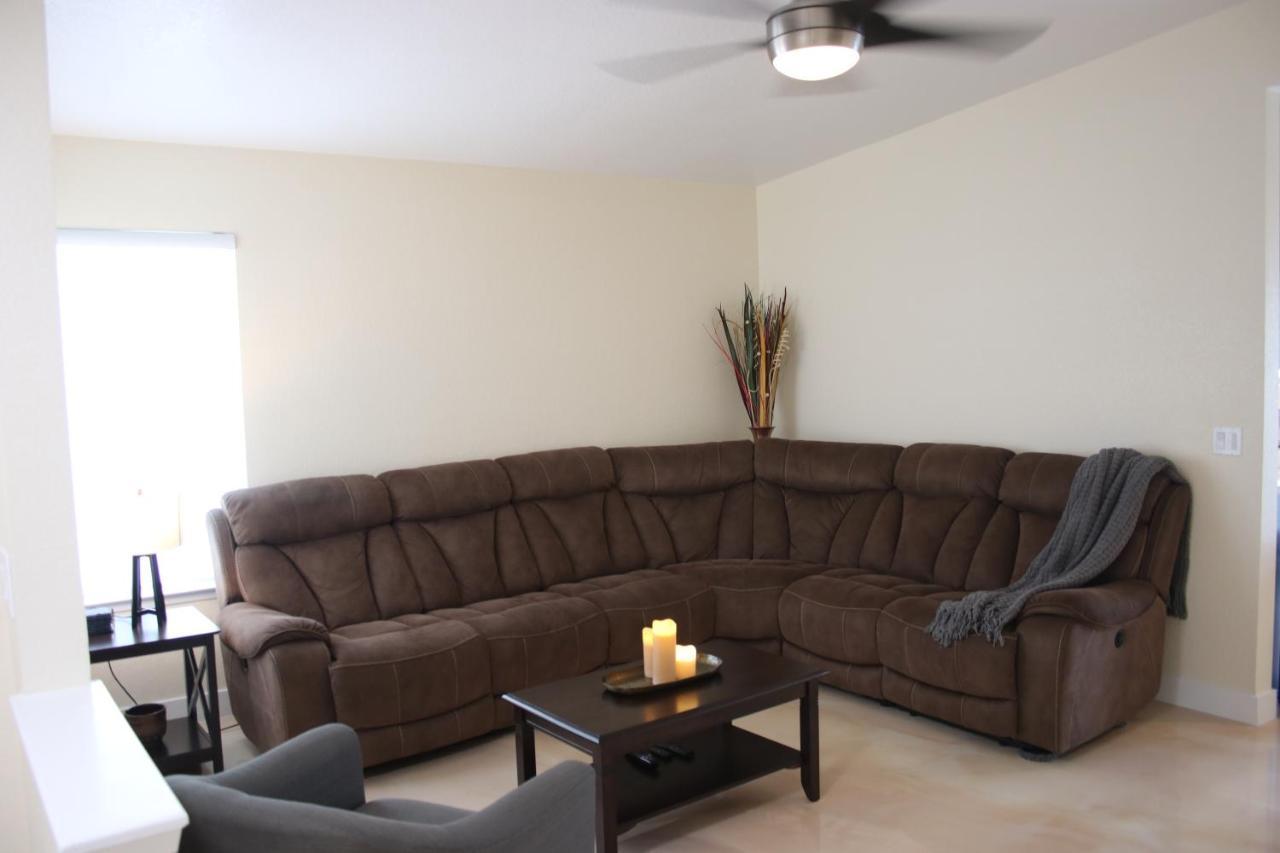 ヘンダーソン Newly Remodeled Family Friendly 3B/2B Houseヴィラ エクステリア 写真